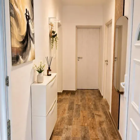 Tiano Riviera Daire *